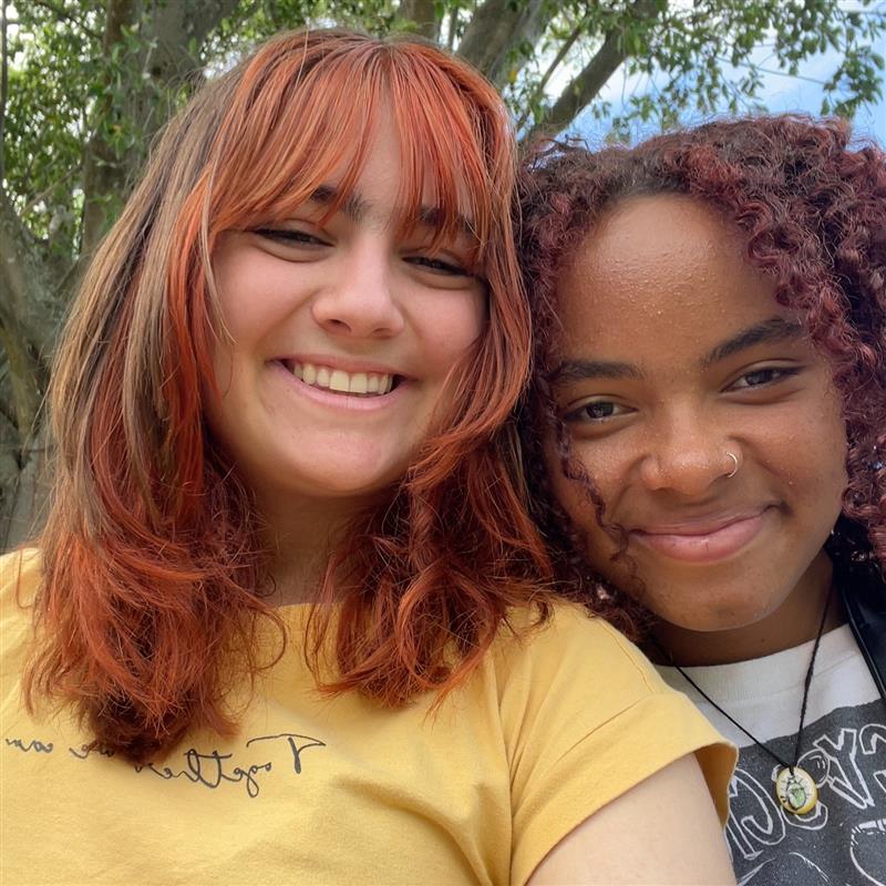 Maya Valverde und Emma Morgan Allais — Editors-in-Chief